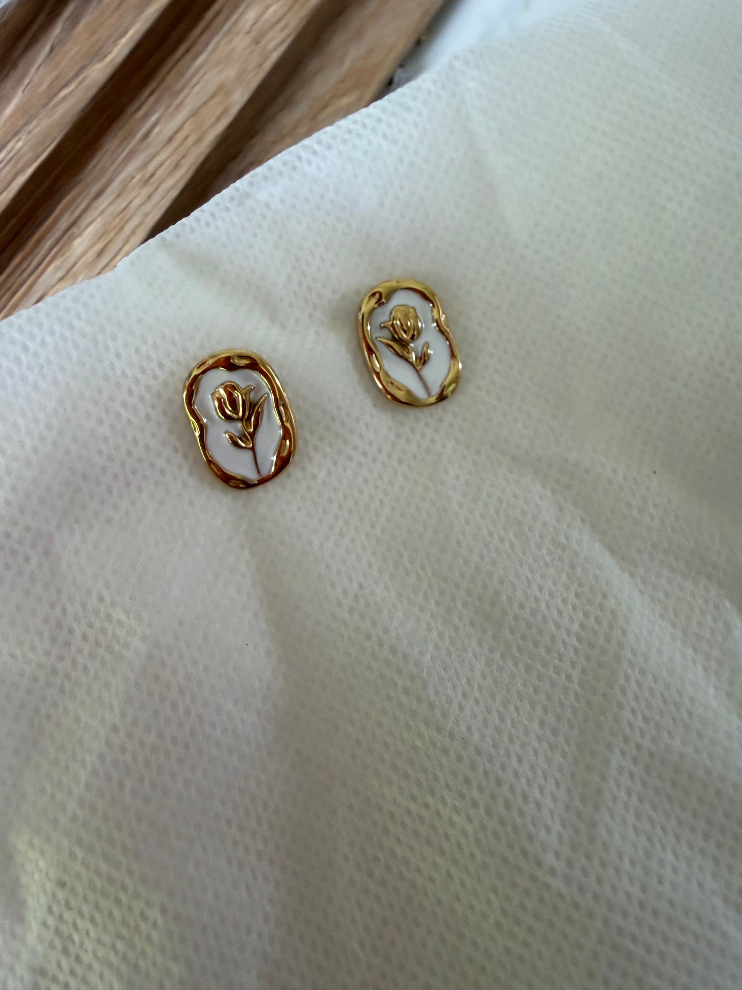 Orecchini modello “Marilyn” in acciaio inox gold