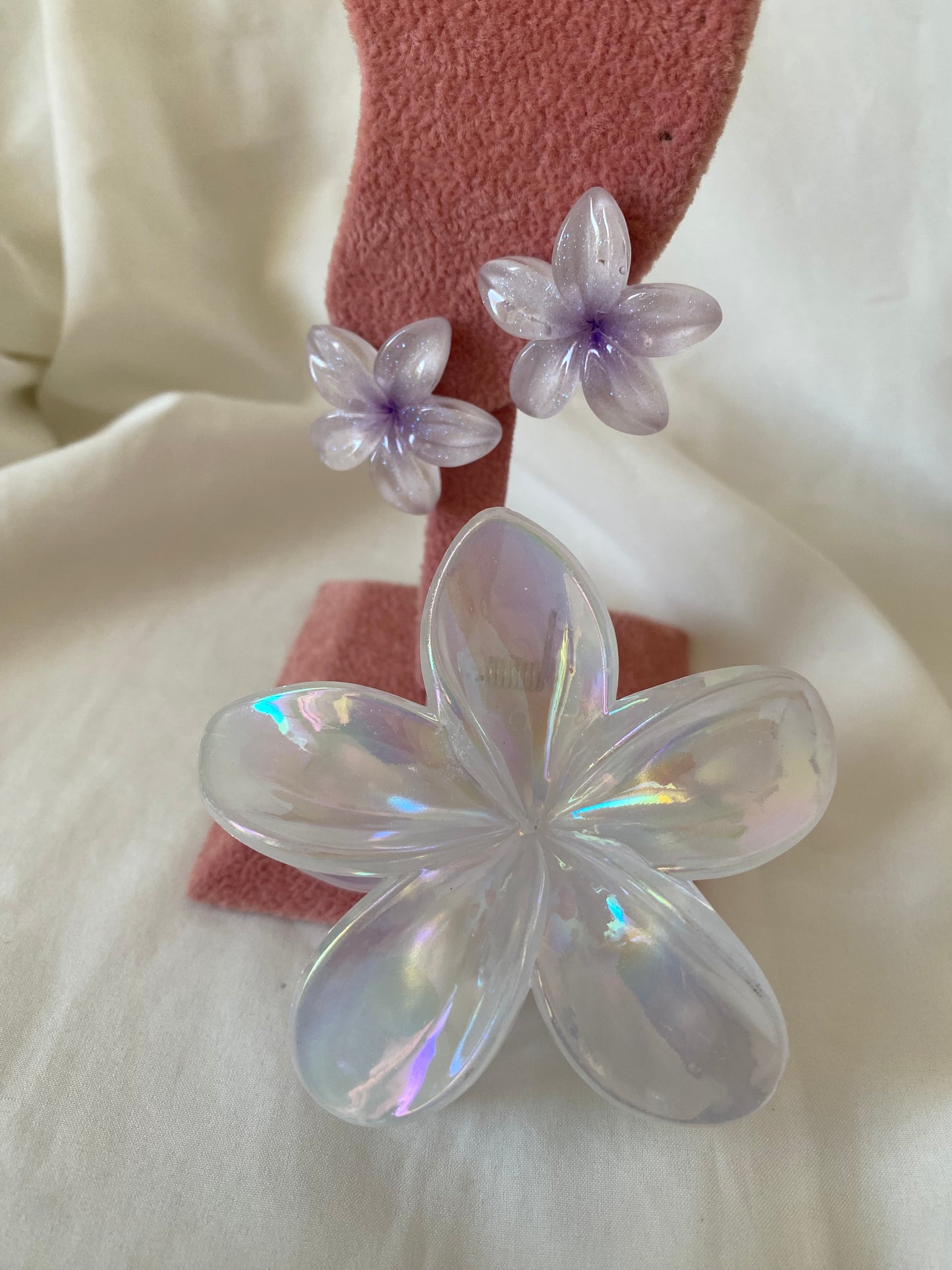 Combo Orecchini + fermacapelli “FLEUR” colore bianco e lilla