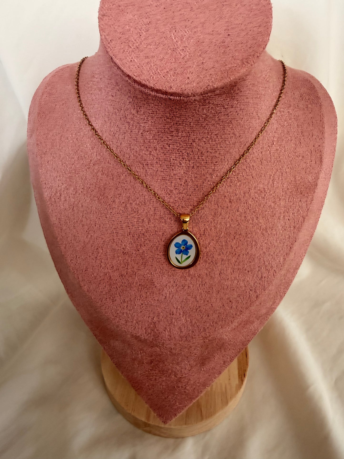 Collana collezione “Artemisia” in acciaio inox.