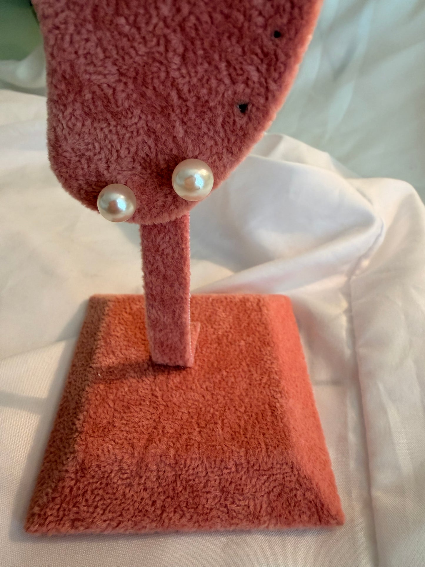 Orecchini “Diana” a lobo. In acciaio inox colore bianco