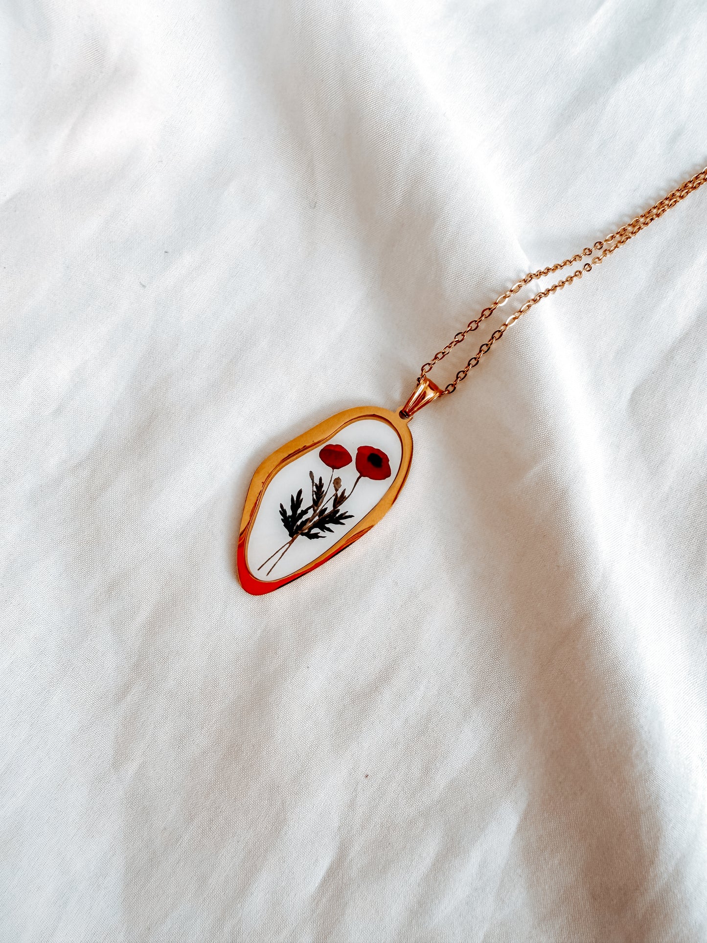 Collana collezione “Artemisia” in acciaio inox.