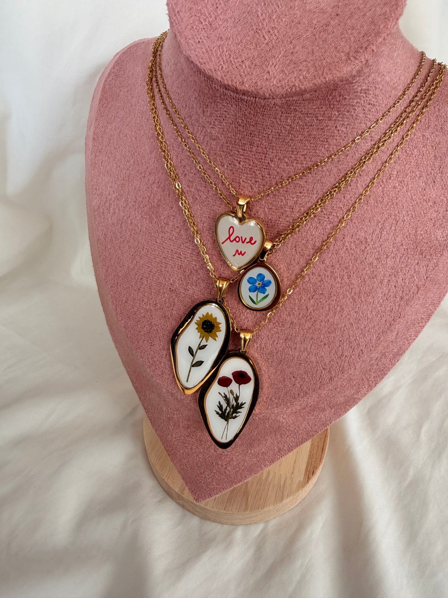 Collana collezione “Artemisia” in acciaio inox.