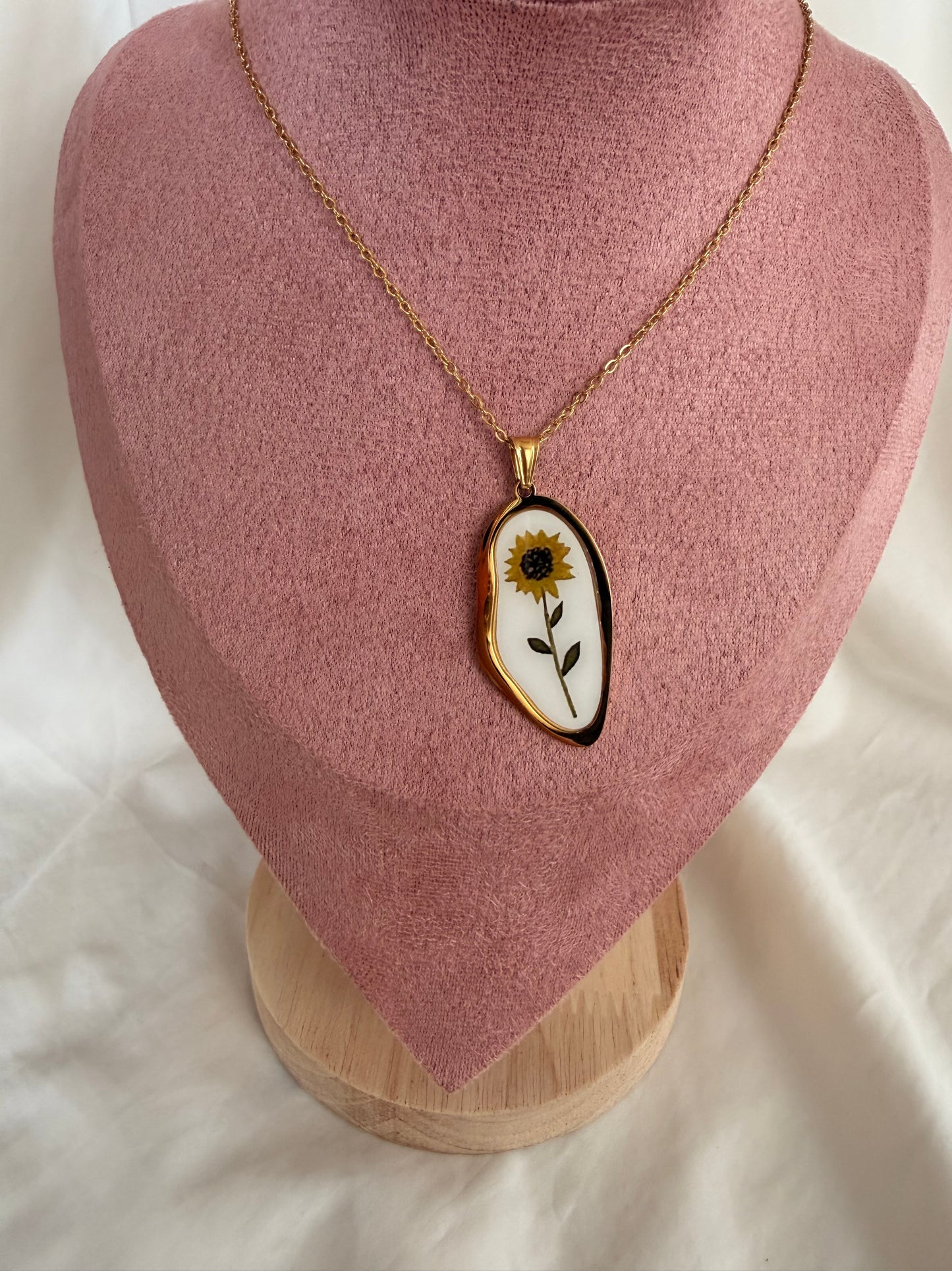 Collana collezione “Artemisia” in acciaio inox.