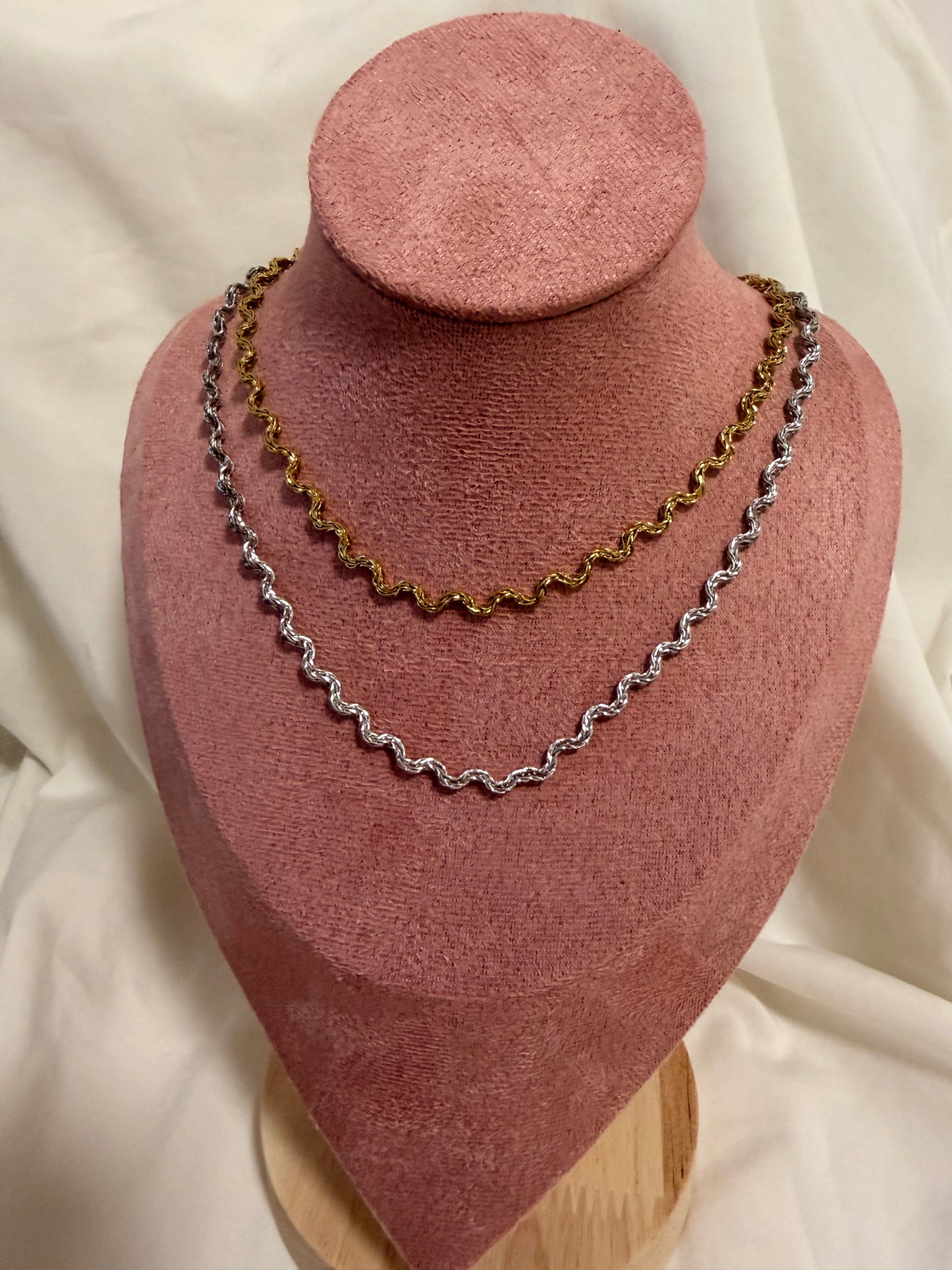 Collana Nellie in acciaio inox, disponibile in oro e argento