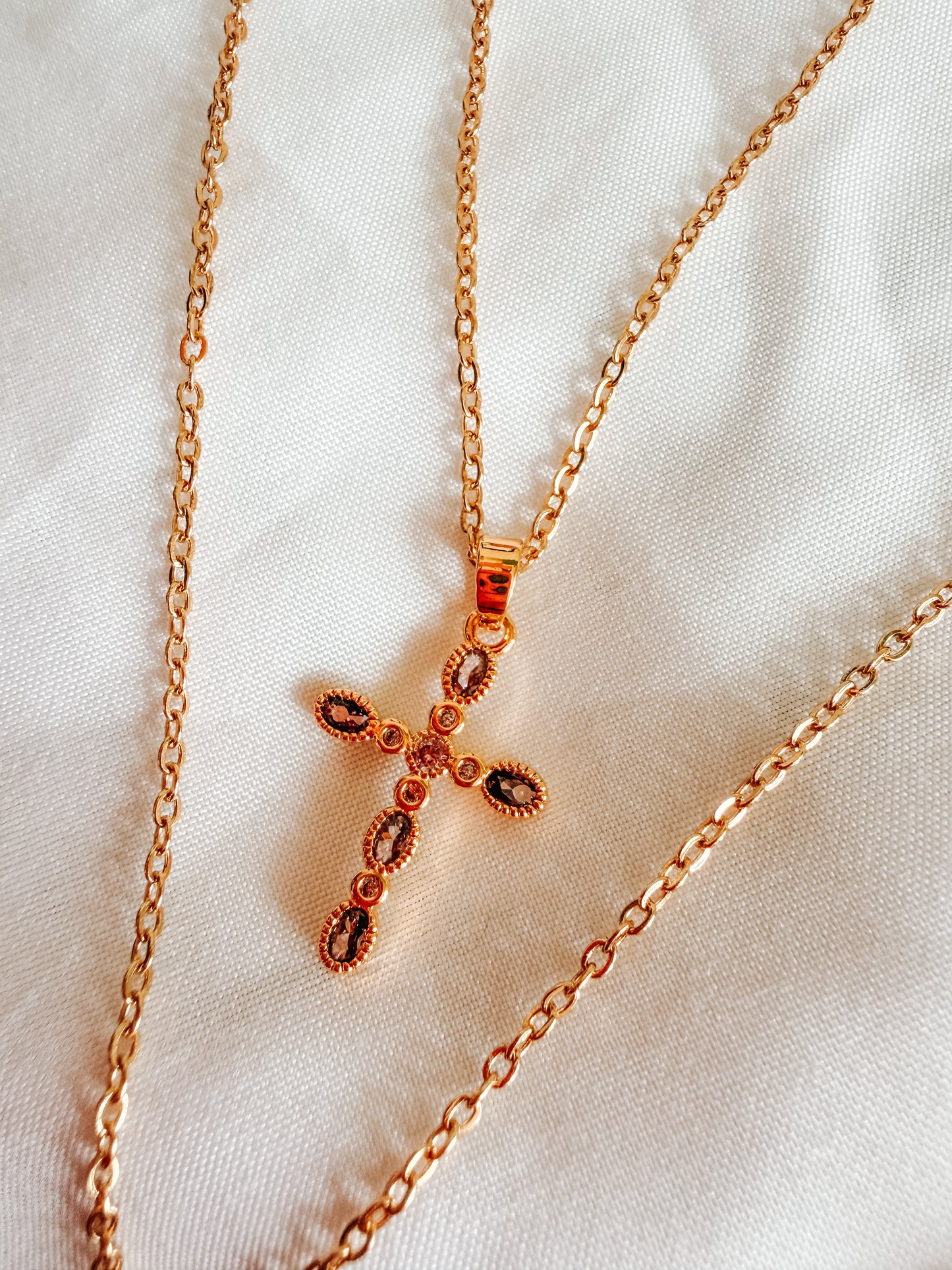 Collana Teresa in acciaio inox disponibile con base oro