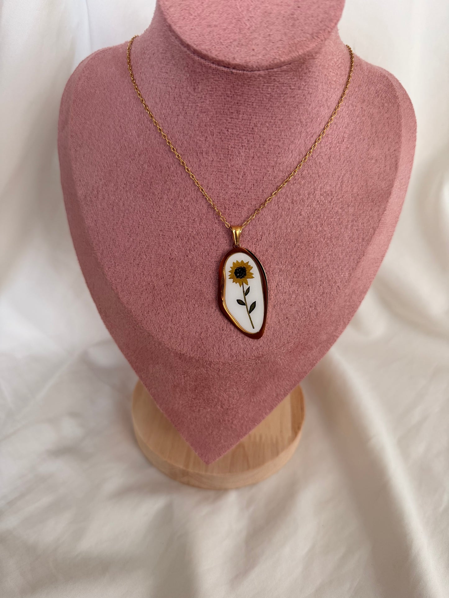 Collana collezione “Artemisia” in acciaio inox.