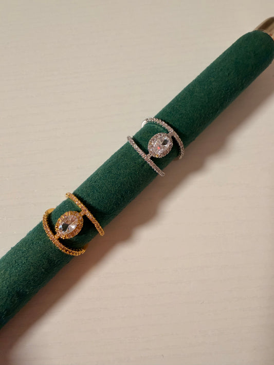 Anello “Elizabeth” regolabile in acciaio inox con strass.