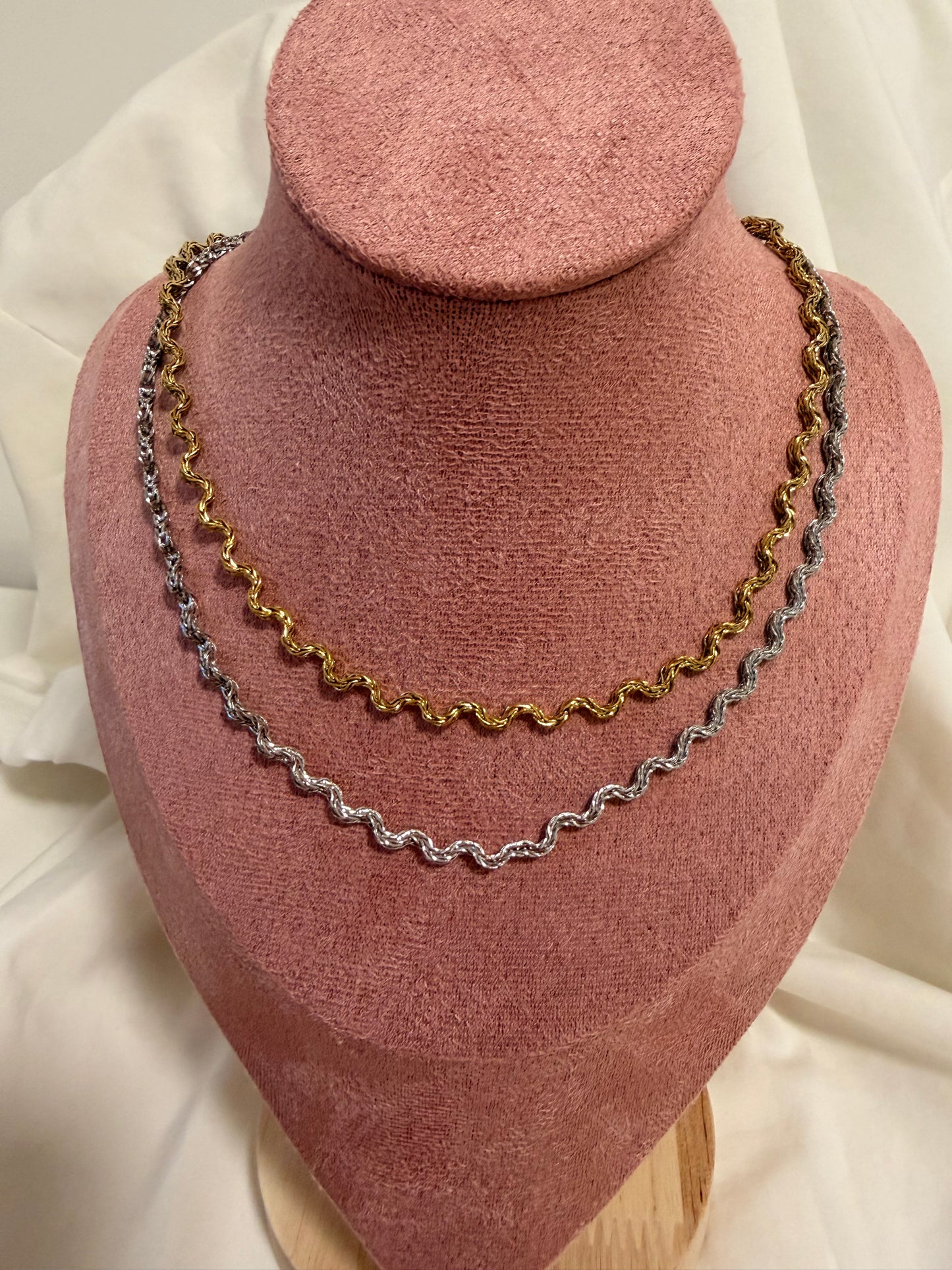 Collana Nellie in acciaio inox, disponibile in oro e argento