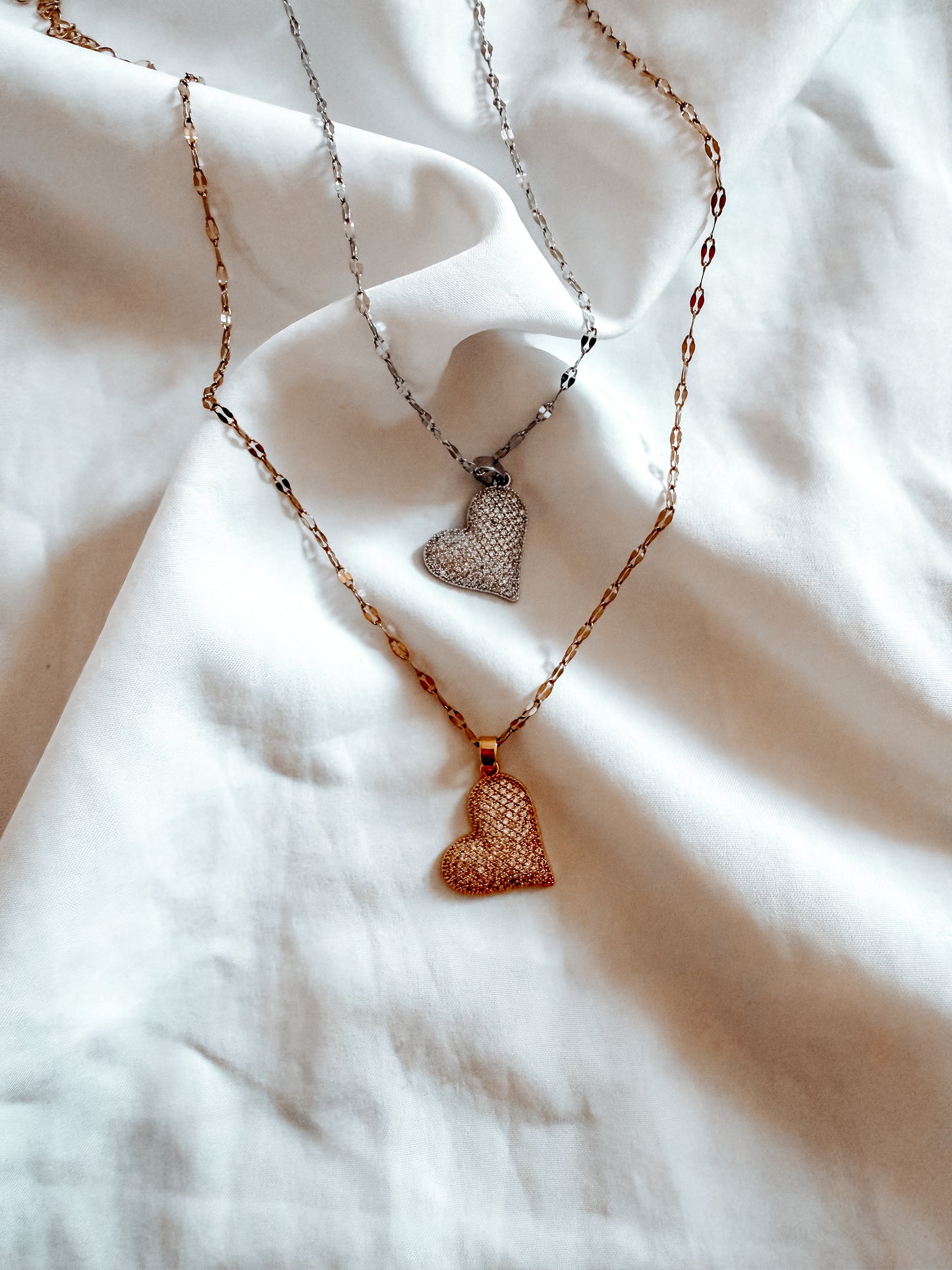 Collana “Vera” in acciaio inox, con cuore con strass in oro e argento