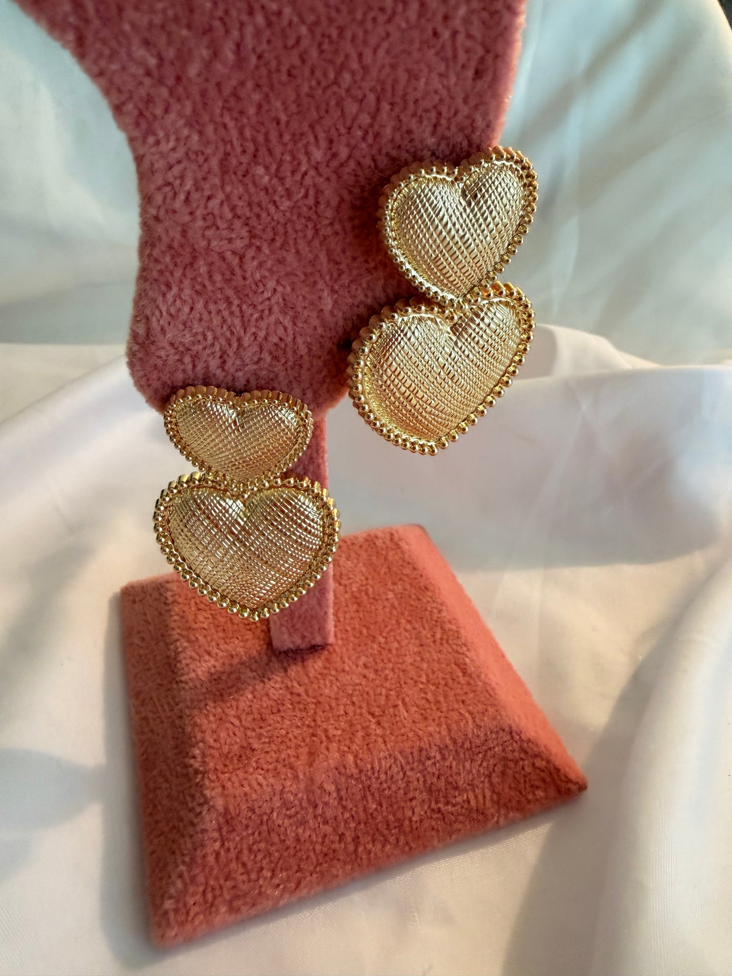 Orecchini “Vera” pendenti in acciaio inox. Color oro e argento.