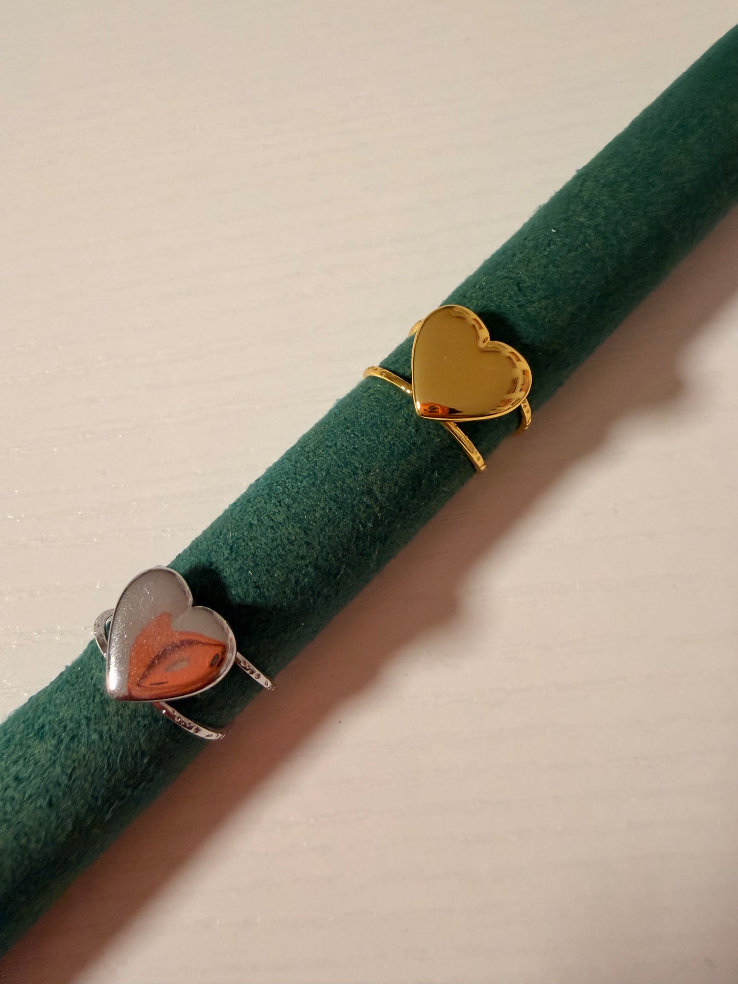 Anello “Vera” regolabile in acciaio inox.