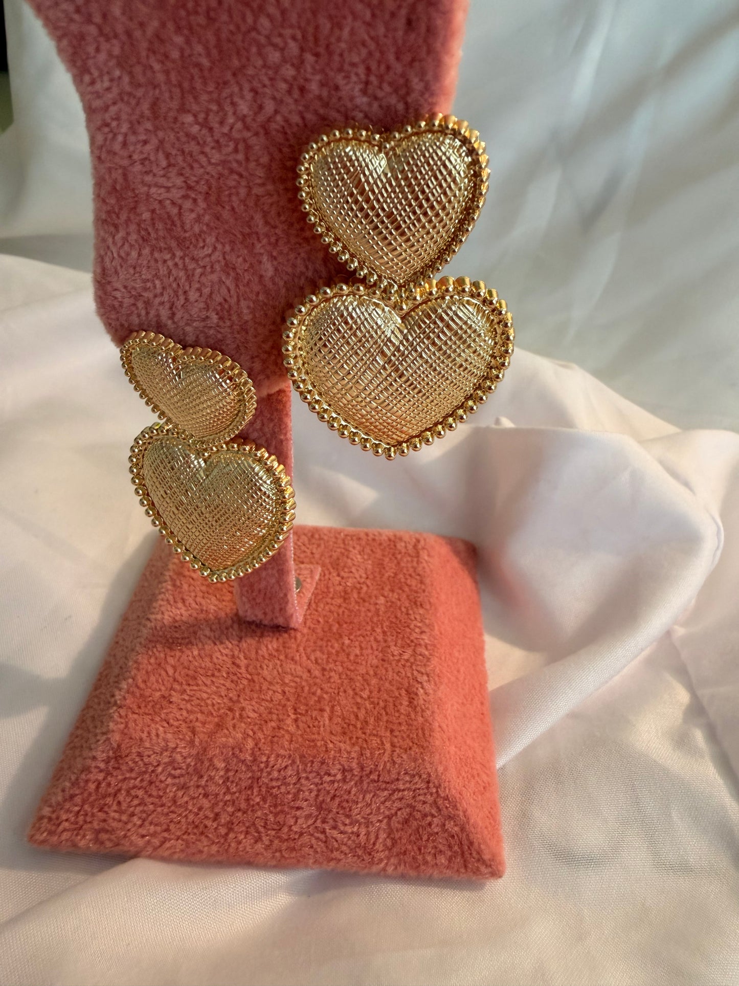 Orecchini “Vera” pendenti in acciaio inox. Color oro e argento.