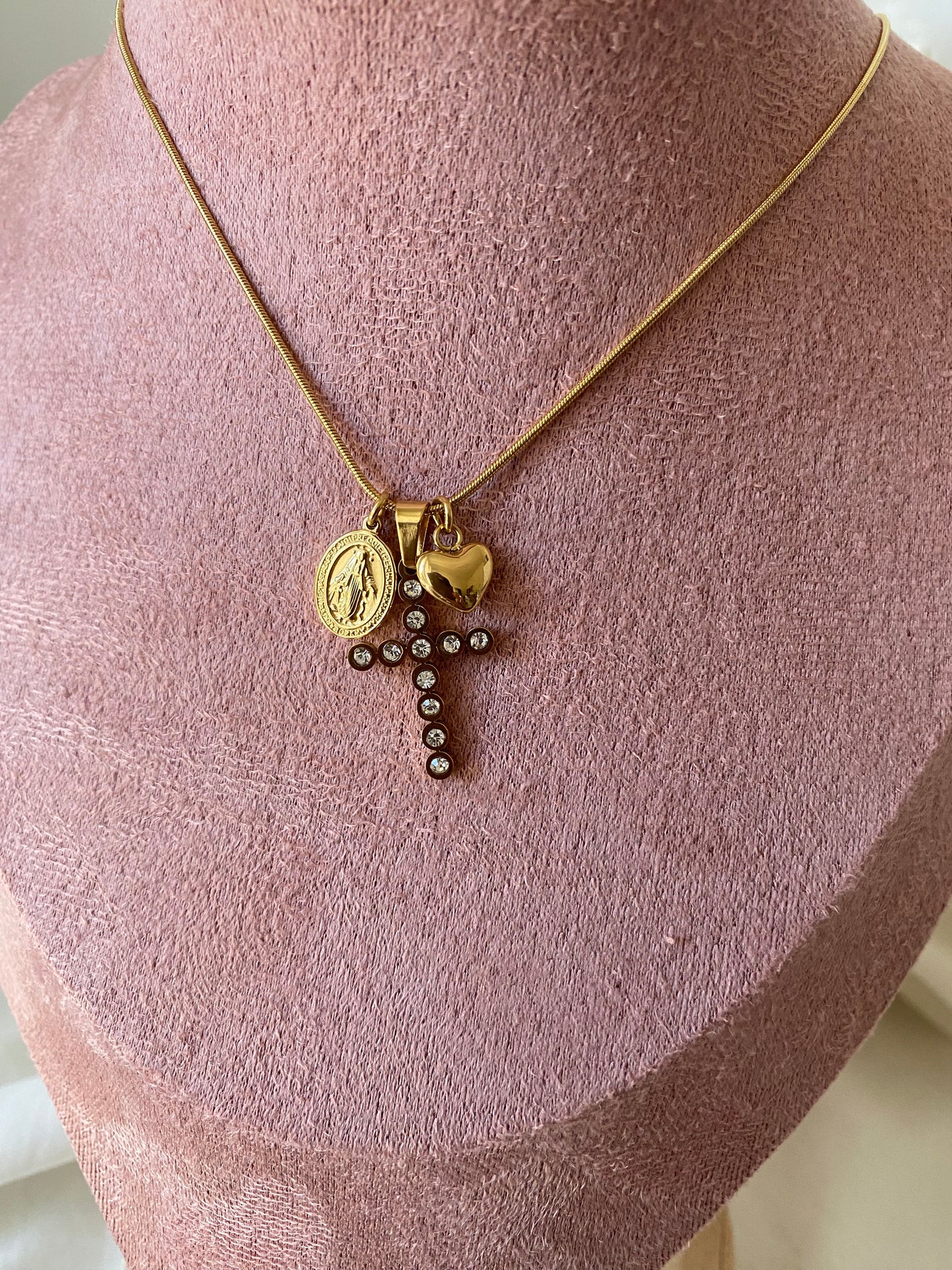 Collana “TERESA SPECIAL” in acciaio inox color oro.