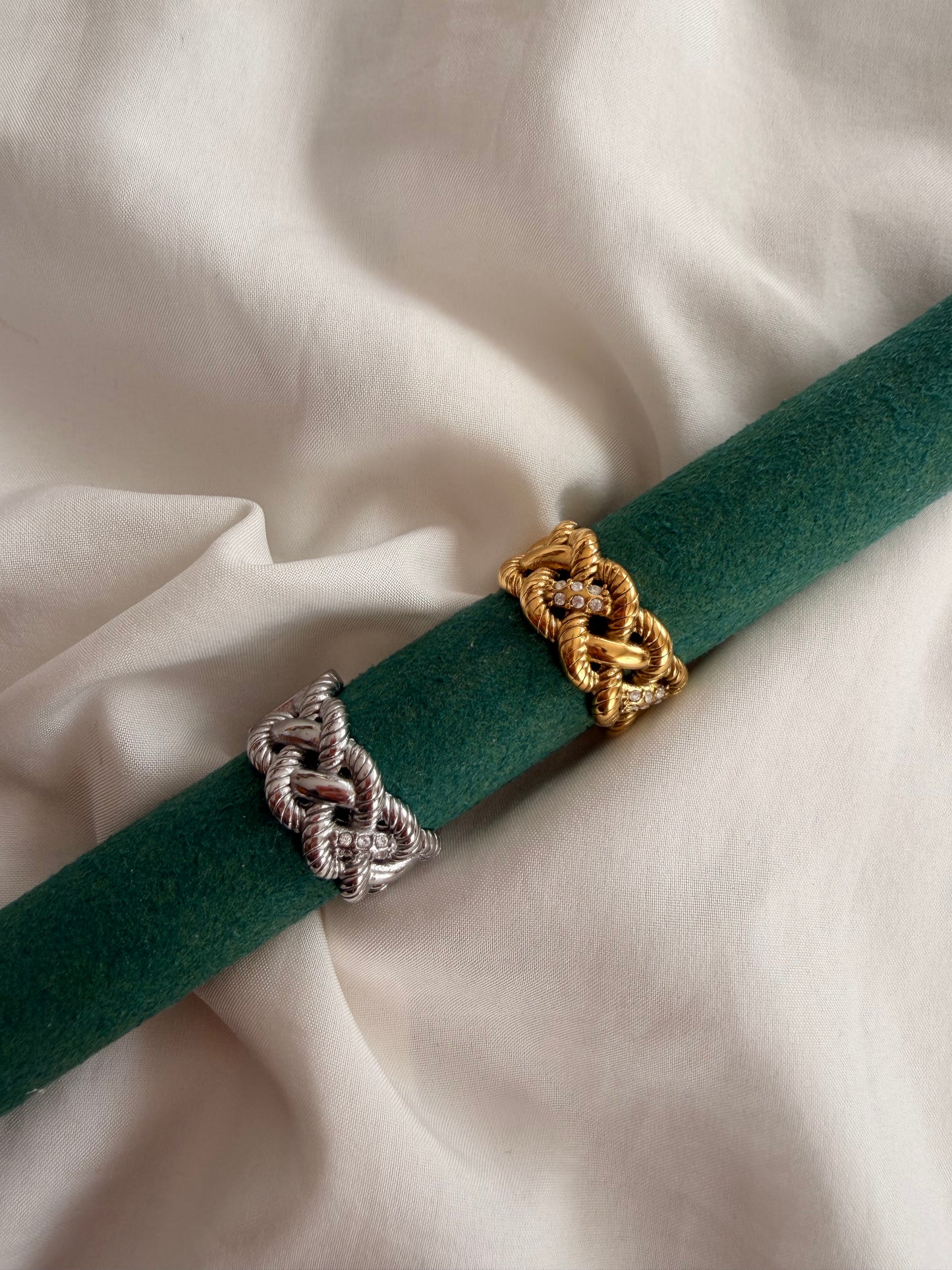 Anello Jeanne in acciaio inox con strass, regolabile.