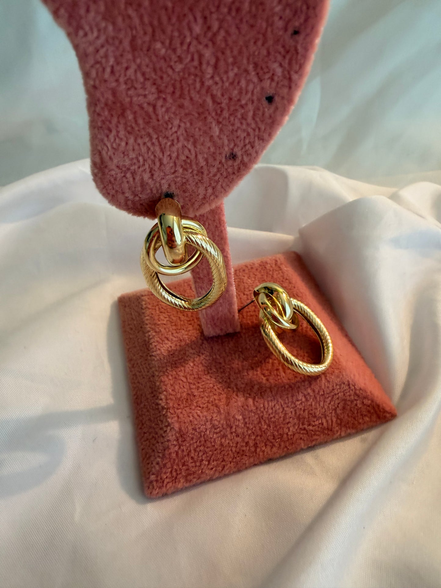 Orecchini “Ipazia” in acciaio inox. Color oro e argento.