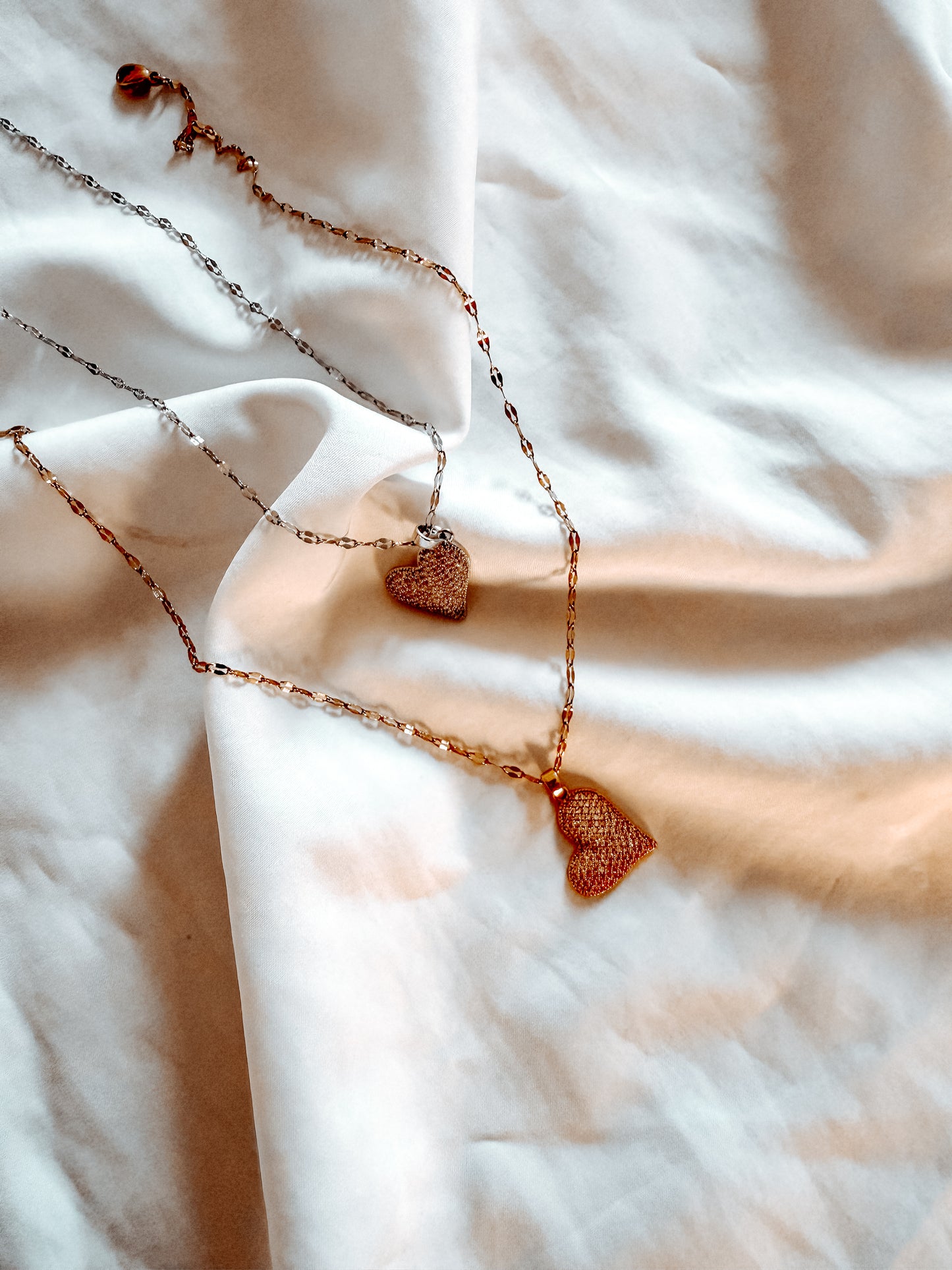 Collana “Vera” in acciaio inox, con cuore con strass in oro e argento