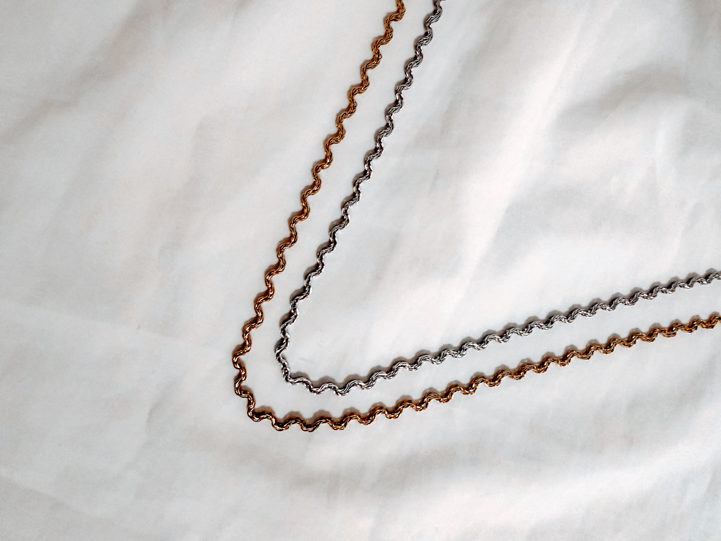 Collana Nellie in acciaio inox, disponibile in oro e argento