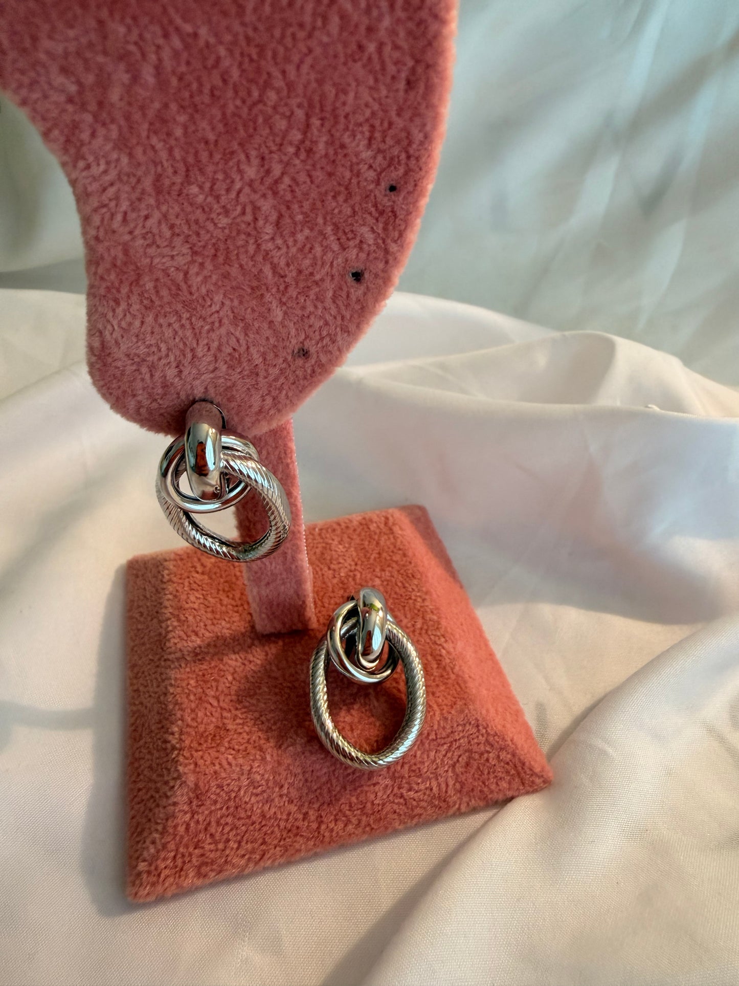 Orecchini “Ipazia” in acciaio inox. Color oro e argento.