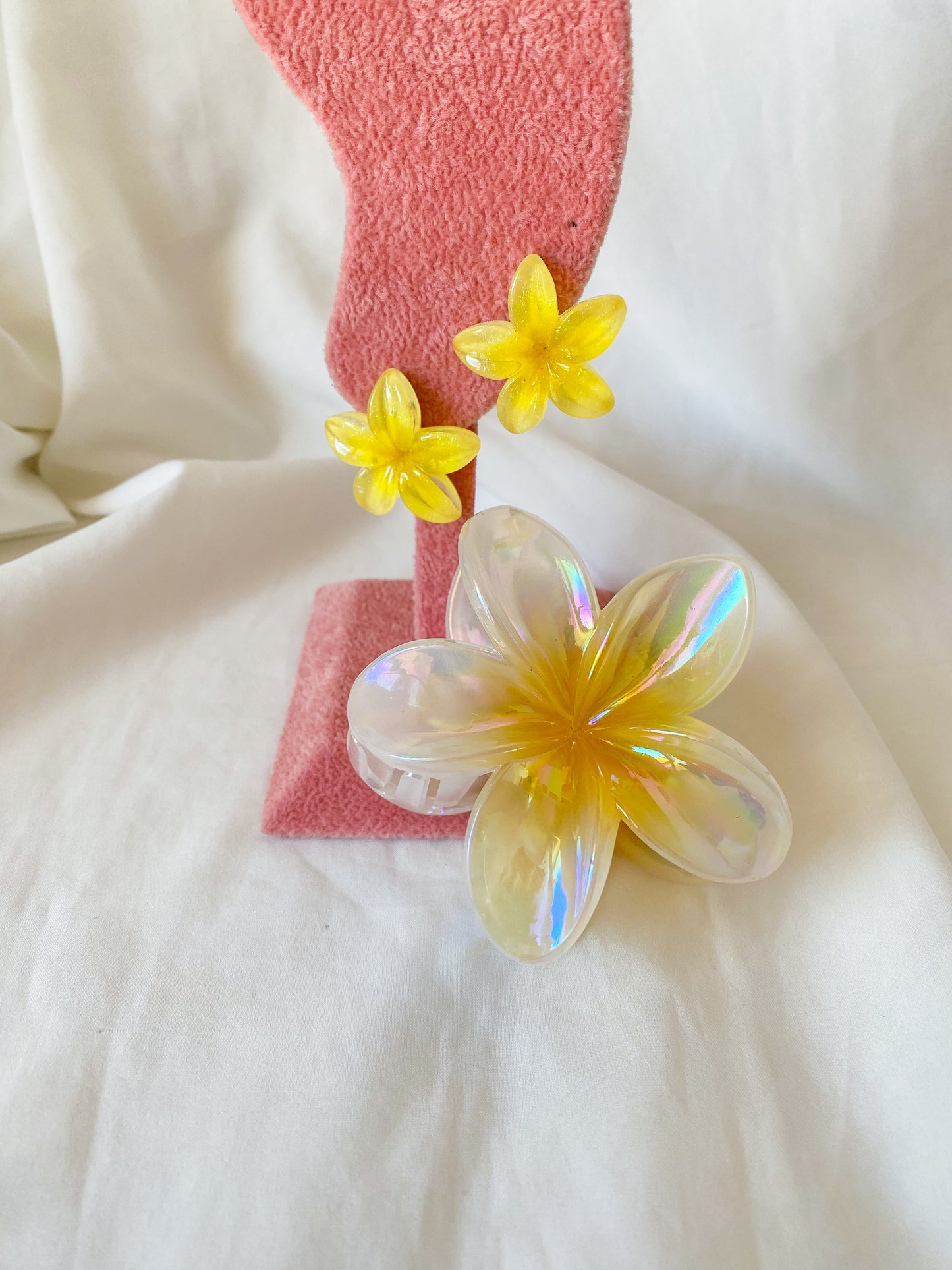 Combo orecchini + ferma capelli “FLEUR” colore giallo