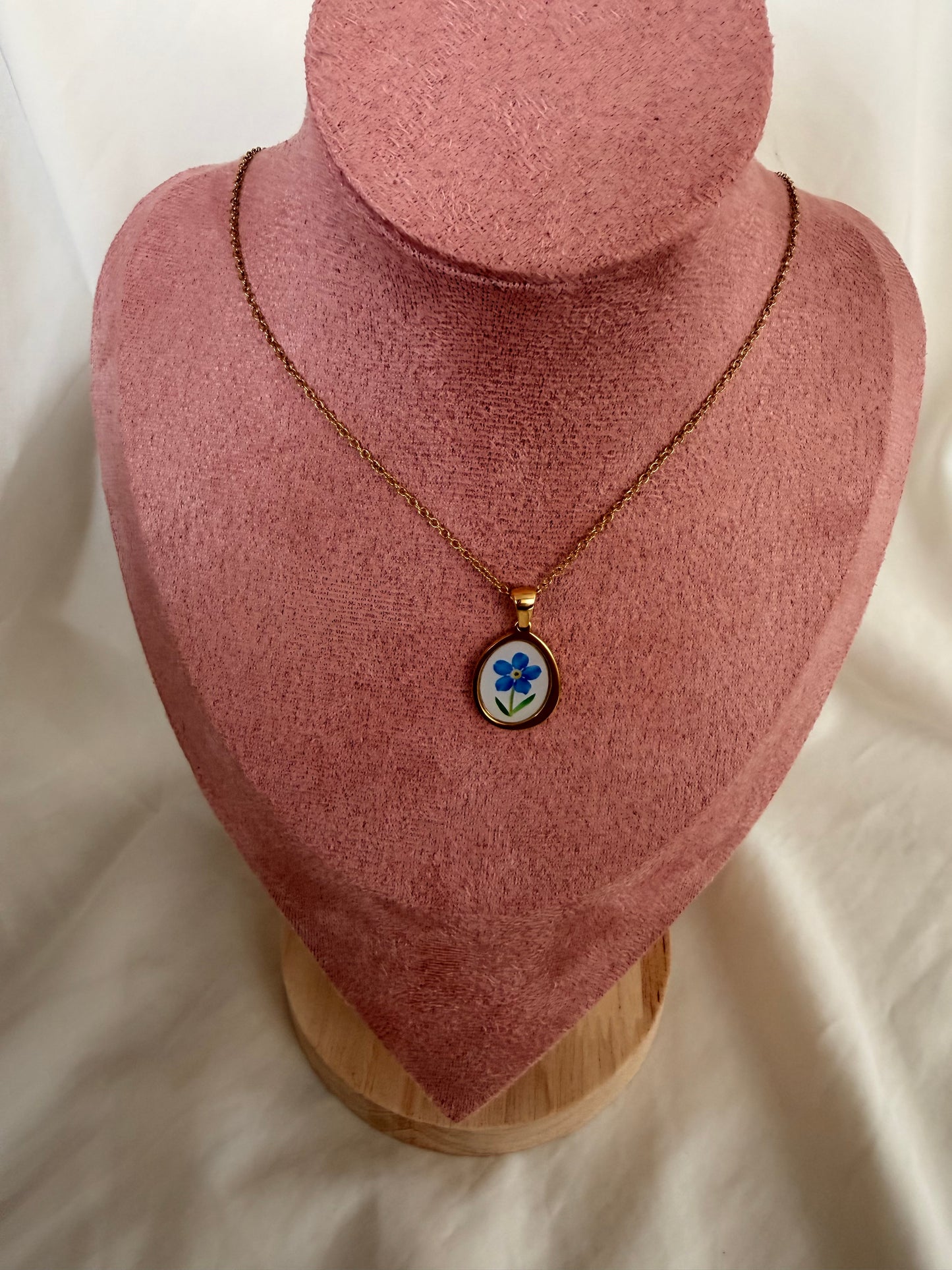 Collana collezione “Artemisia” in acciaio inox.