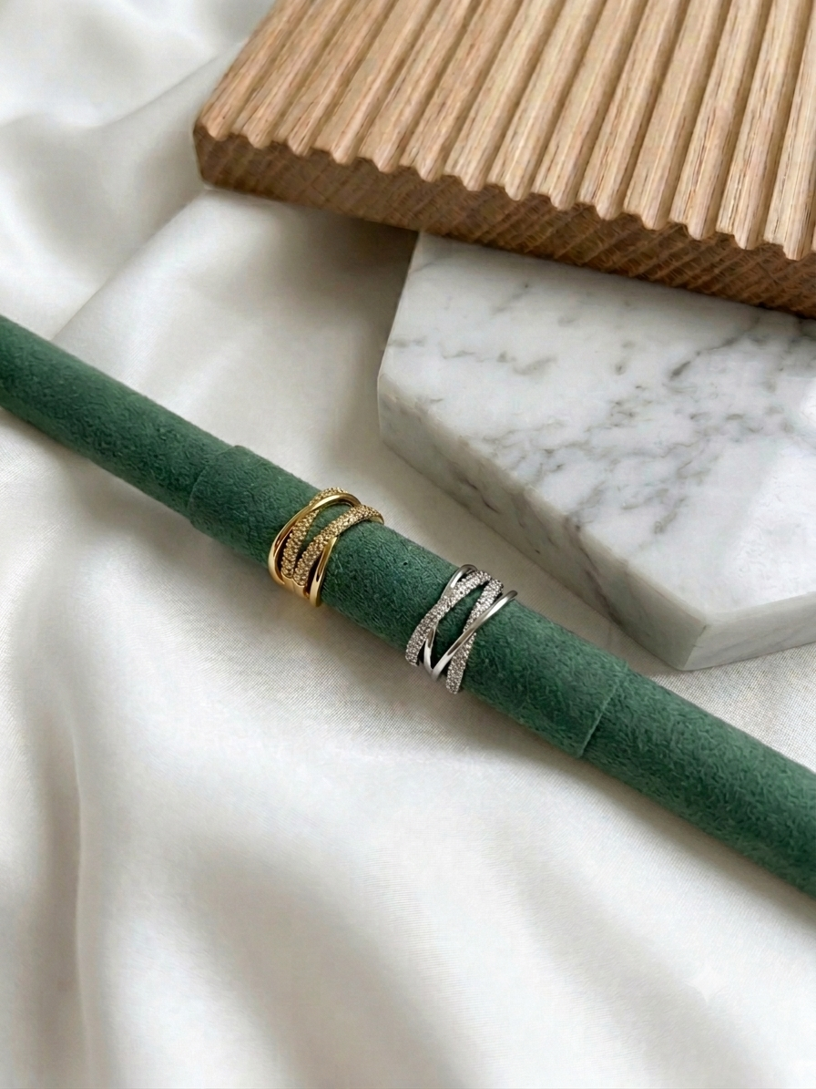 Anello modello “Berthe” in acciaio inossidabile in silver e gold