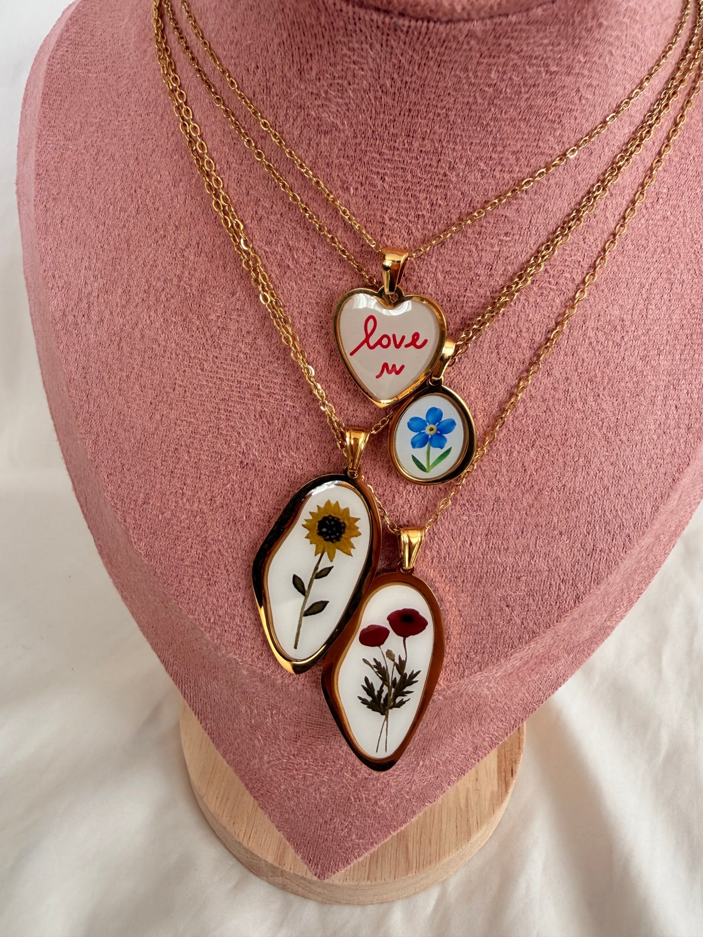 Collana collezione “Artemisia” in acciaio inox.