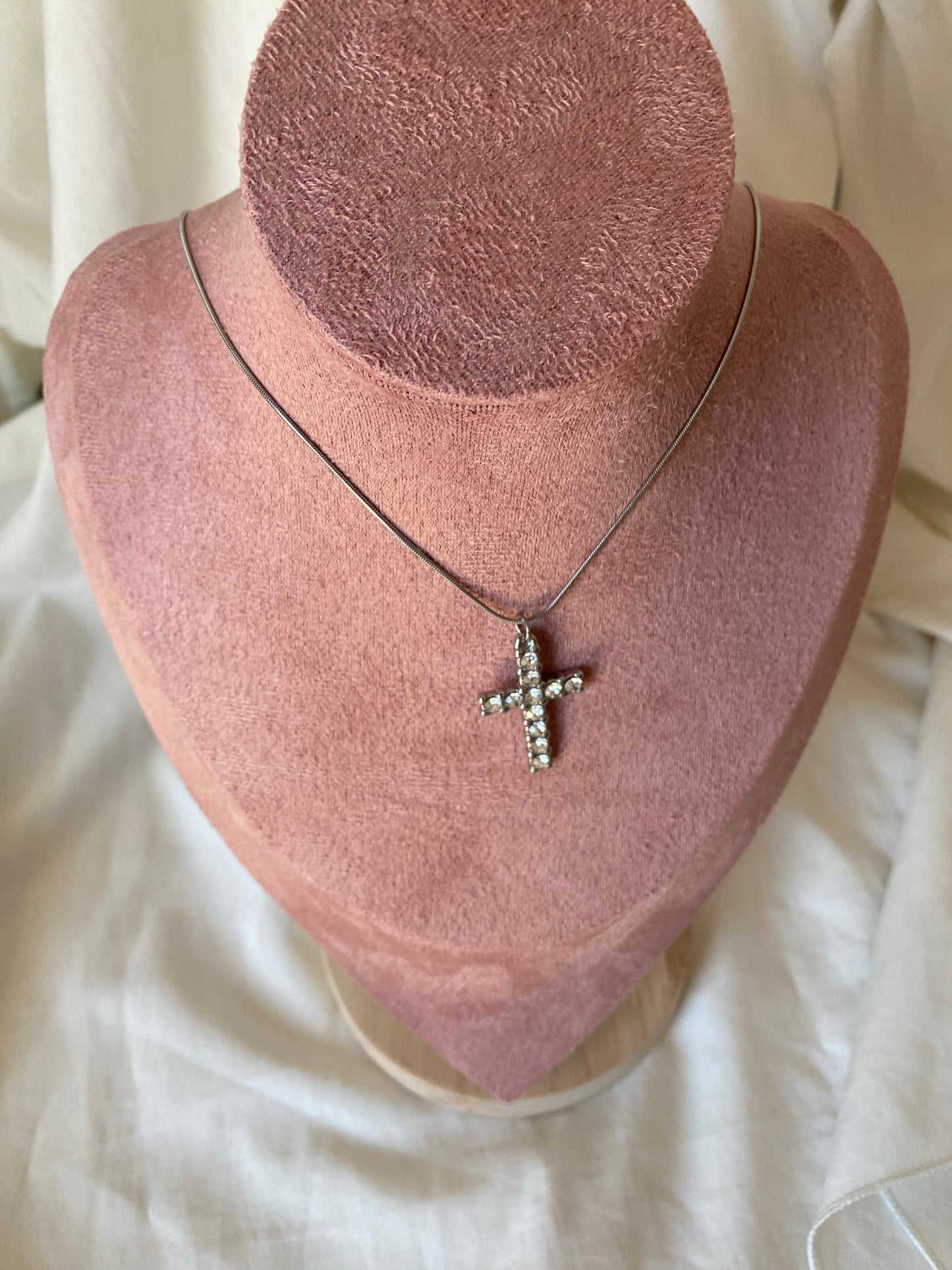 Collana “TERESA” in acciaio inox color argento.