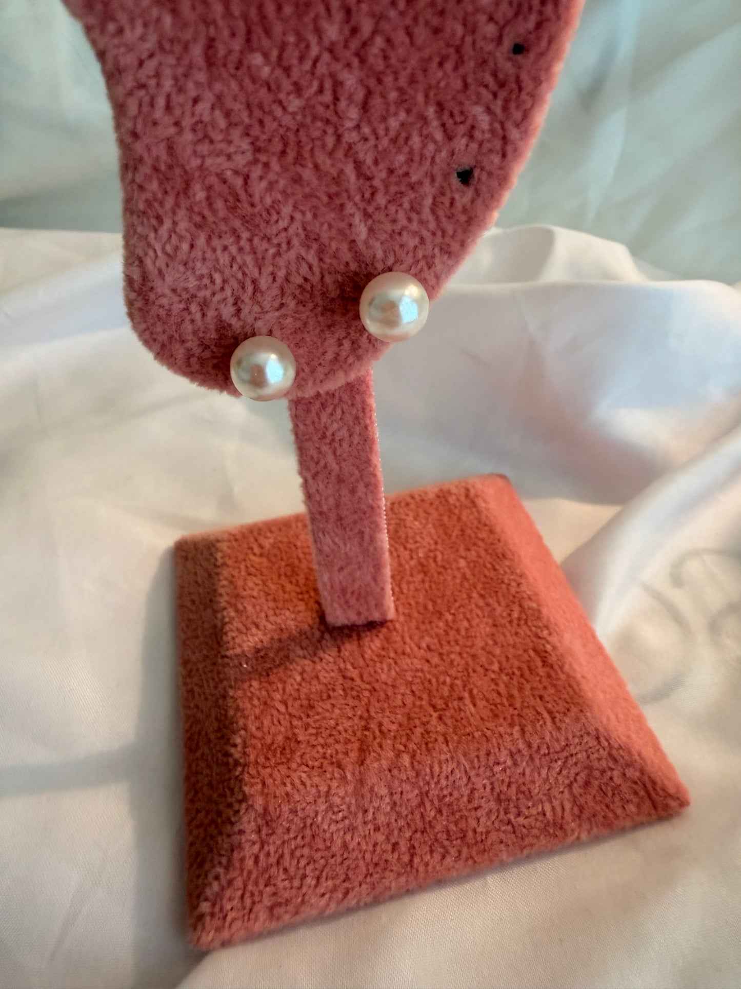 Orecchini “Diana” a lobo. In acciaio inox colore bianco