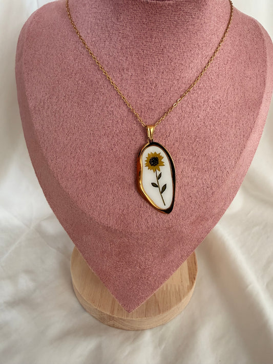 Collana collezione “Artemisia” in acciaio inox.