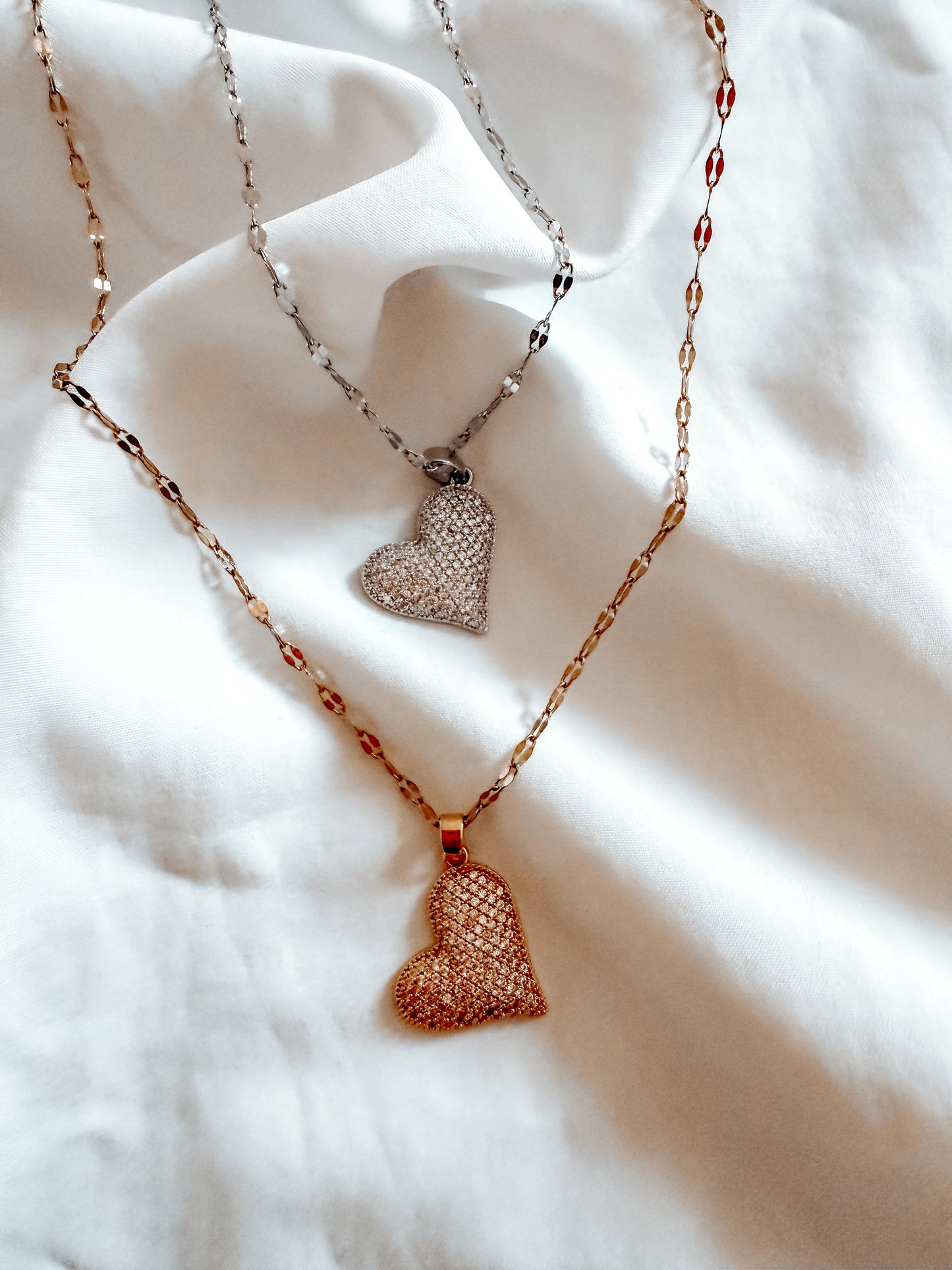 Collana “Vera” in acciaio inox, con cuore con strass in oro e argento