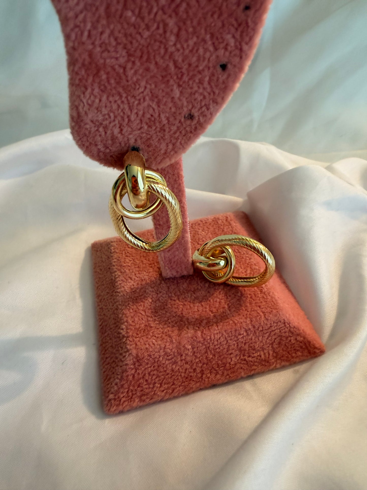 Orecchini “Ipazia” in acciaio inox. Color oro e argento.