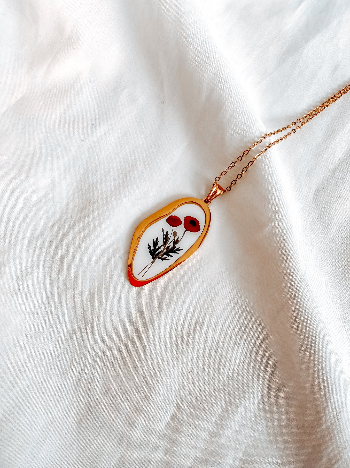 Collana collezione “Artemisia” in acciaio inox.