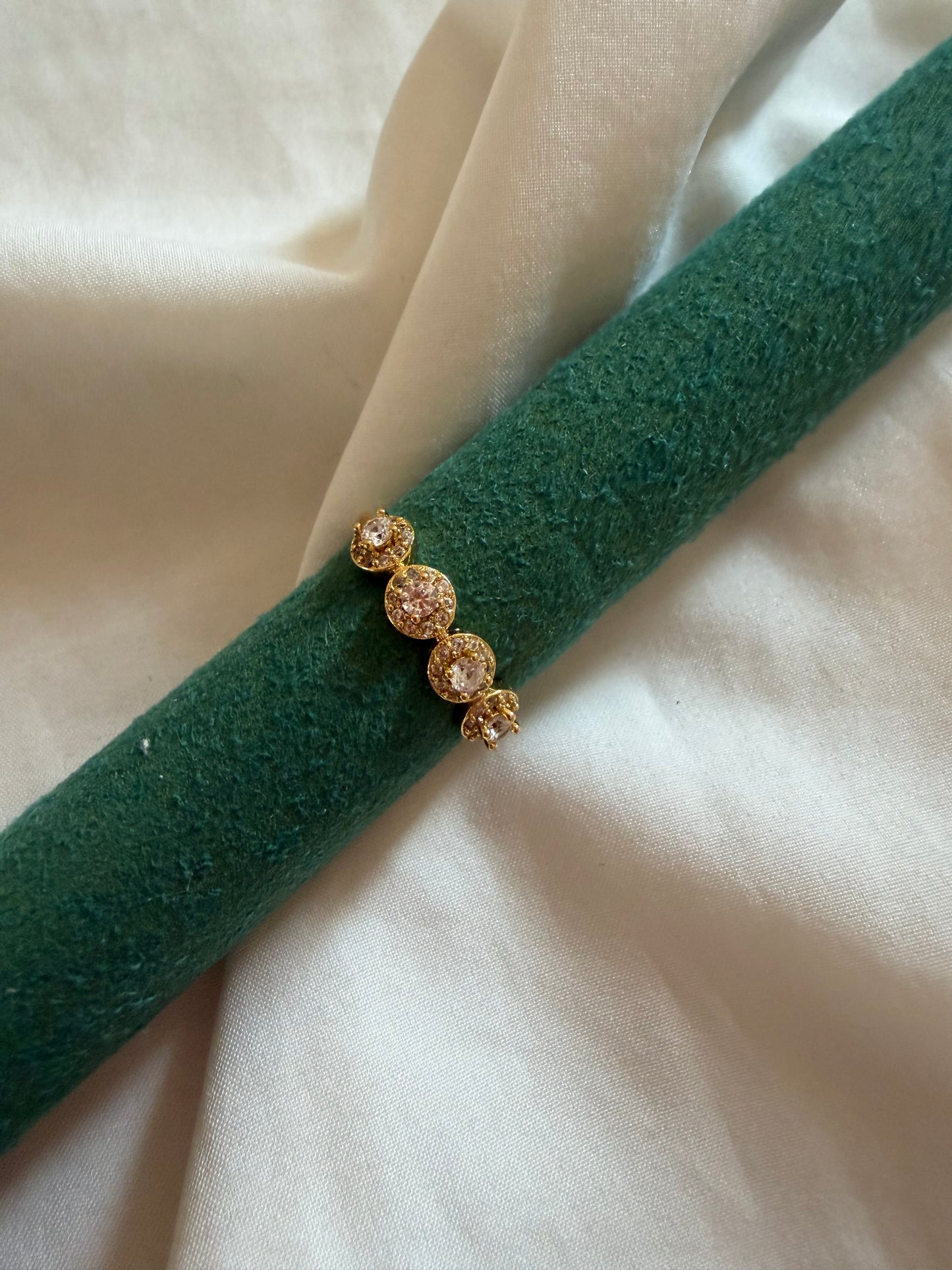 Anello “Kate” in acciaio inox regolabile con strass in oro e argento