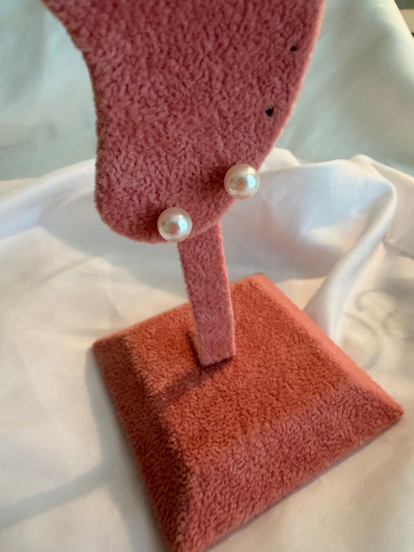 Orecchini “Diana” a lobo. In acciaio inox colore bianco