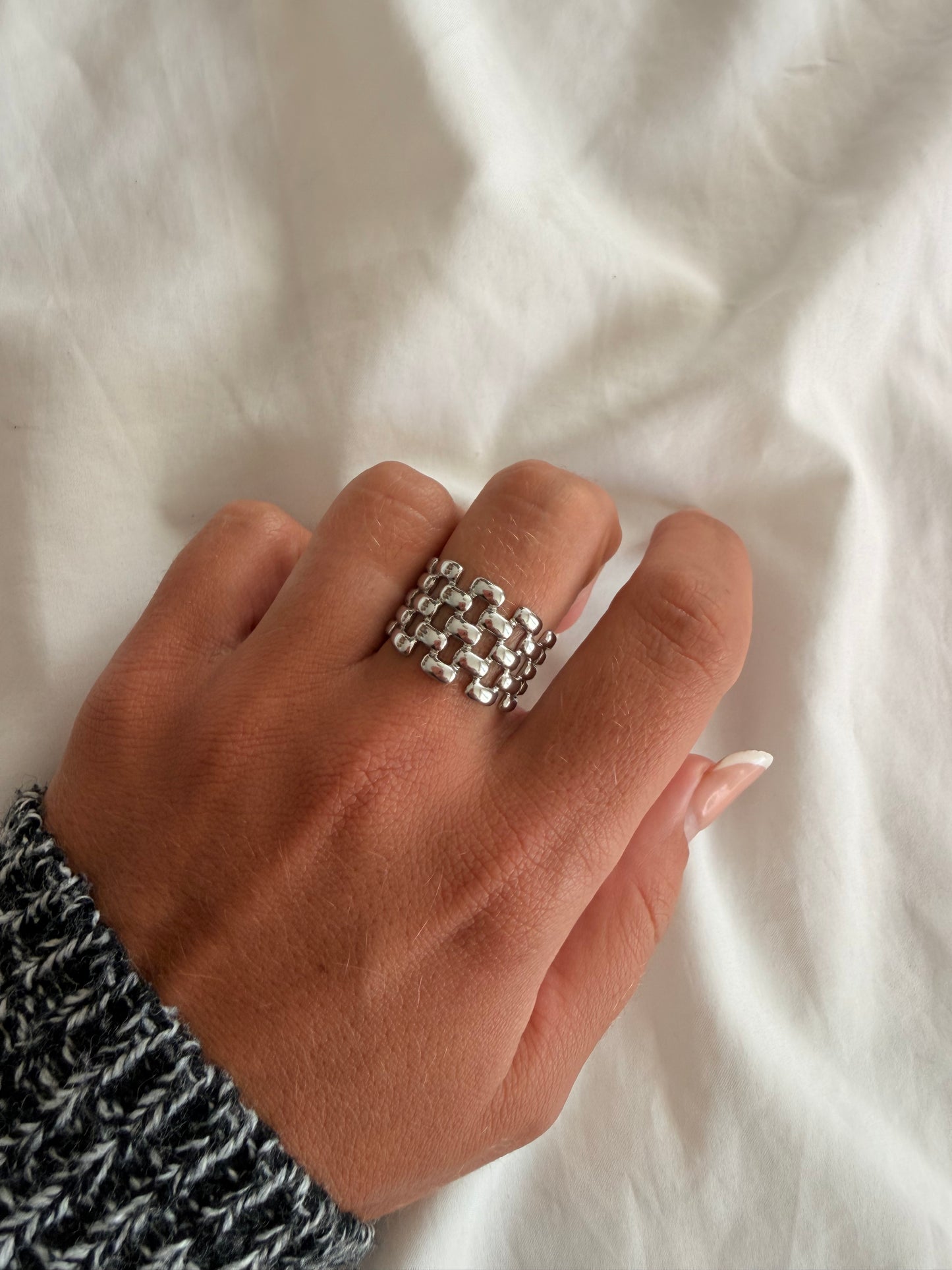 Anello Hannah in acciaio inox, regolabile. In oro e argento