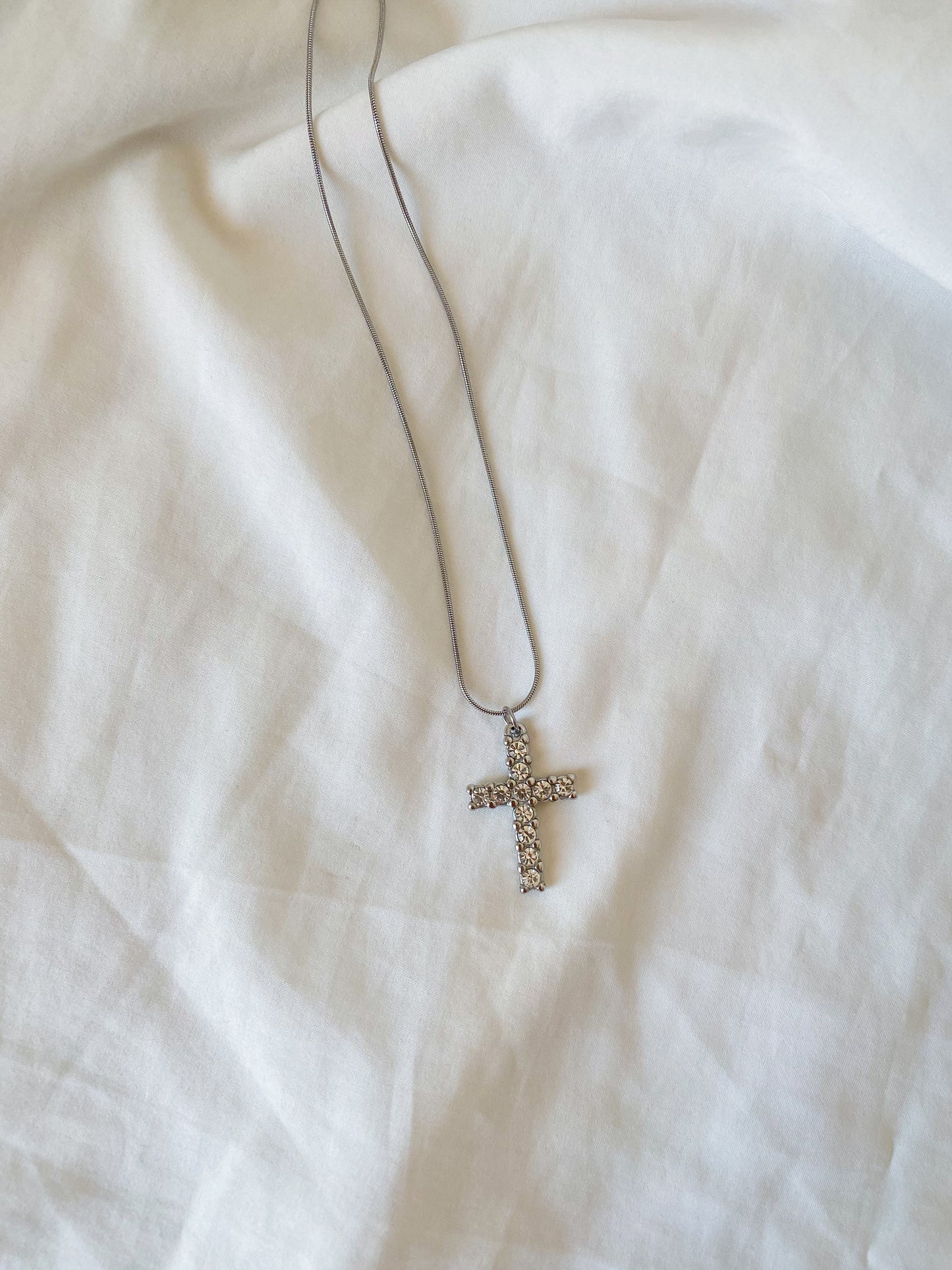 Collana “TERESA” in acciaio inox color argento.