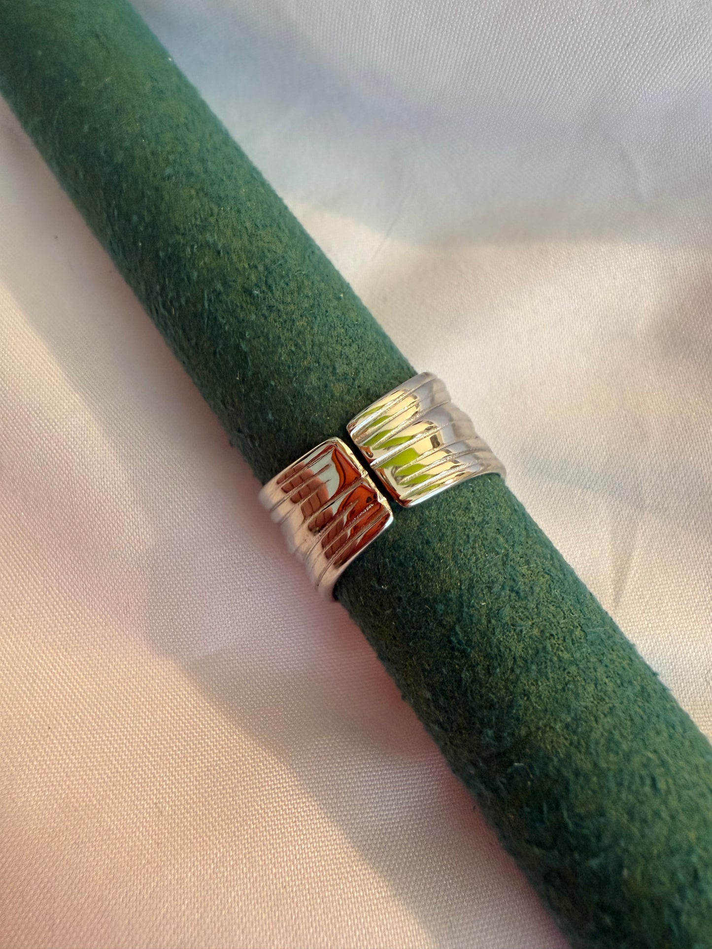 Anello “Berenice 2” in acciaio inox regolabile, color argento e oro