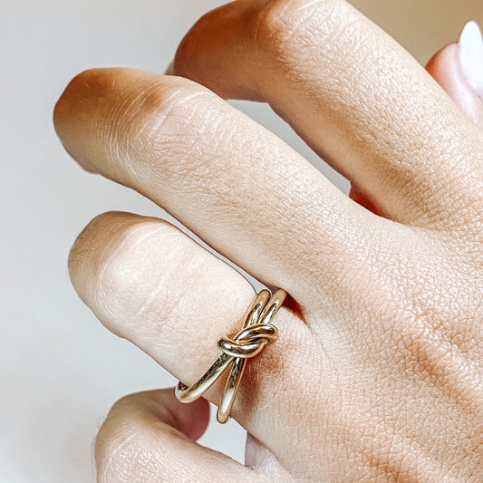 Anello Leona